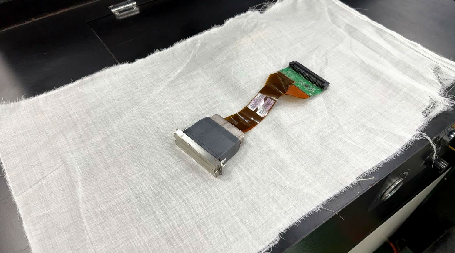 影響(xiang)數碼印花(hua)機打印精(jing)度的8個因(yin)素