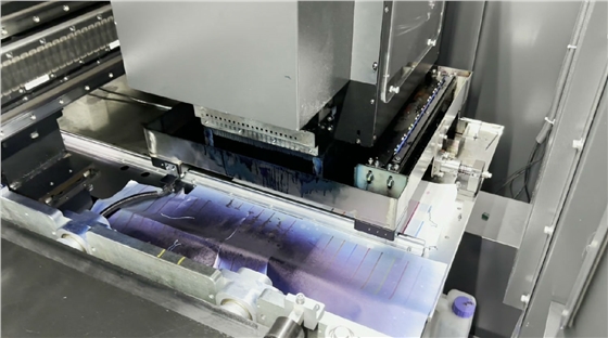 直噴數(shu)碼印花(hua)機如何(he)抽取廢(fei)墨?